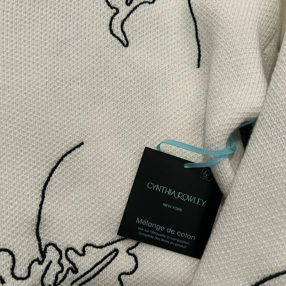 Cynthia Rowley White Crewneck Sweater with Black Floral Outline Stitching - Picture 2 of 3